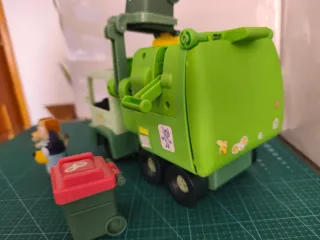 Camión de Basura Bluey con Figuras