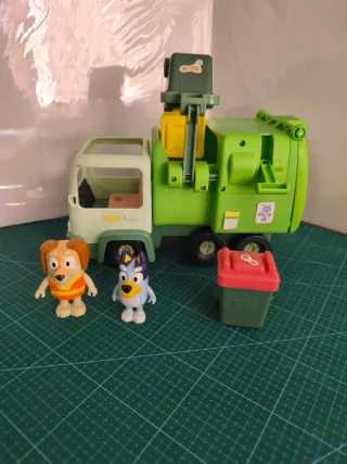 Camión de Basura Bluey con Figuras