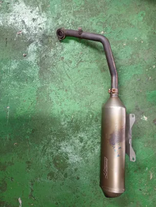 Escape Kymco Xciting 500 Carburación