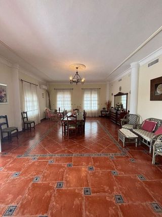 Chalet en alquiler en Guillena