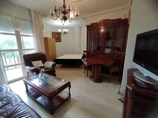 Piso en alquiler en Ciudad Jardín - Zoco en Córdoba