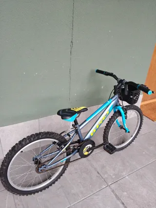 Bicicleta Infantil 20" pulgadas. 6-9 años