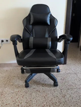 Silla de ordenador negra y gris