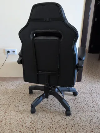 Silla de ordenador negra y gris