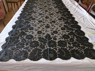Mantilla de encaje negro