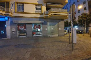 Local comercial en alquiler en La Buhaira en Sevilla