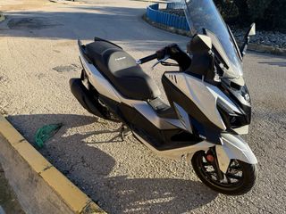 Moto 300cc Maxiscooter Automática