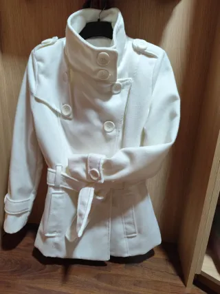 Abrigo de paño blanco