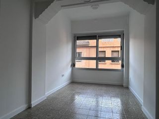 Piso en alquiler en Avda. de Abril. - 9 de octubre en Sagunto