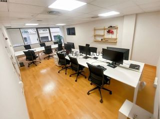 Oficina en alquiler en Vila de Gràcia en Barcelona