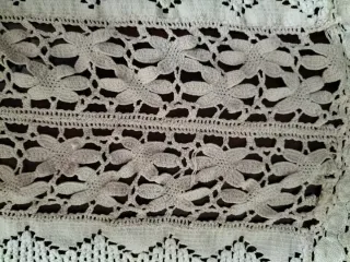 Camino de mesa de encaje