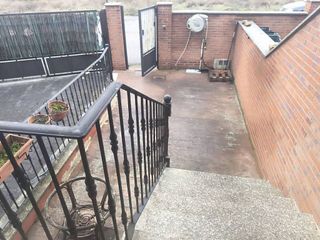 Casa pareada en alquiler en Garrafe de Torío