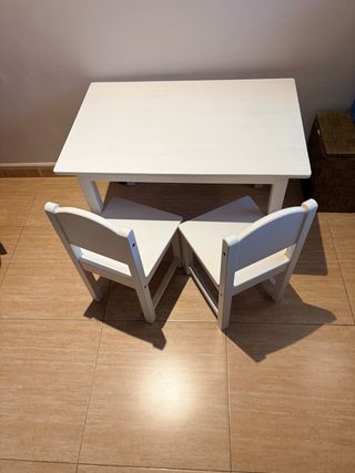 Mesa y 2 Sillas Niños Blancas