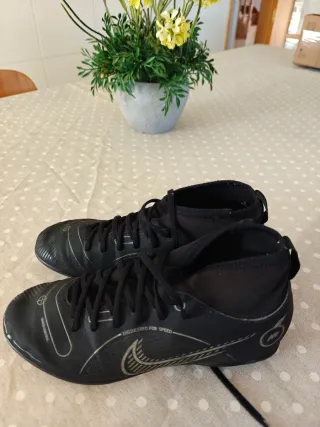 Botas de fútbol Nike niño negras