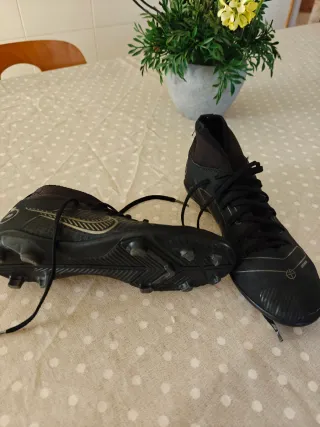 Botas de fútbol Nike niño negras