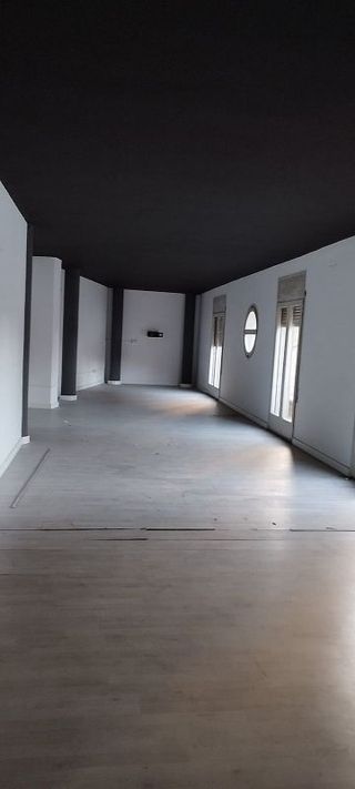 Local comercial en alquiler en El Calderi - Estació del Nord - Estació de França en Mollet del Vallès