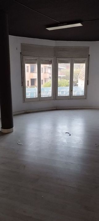 Local comercial en alquiler en El Calderi - Estació del Nord - Estació de França en Mollet del Vallès