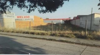 Solar Iscar calle Fausto Herrero 28