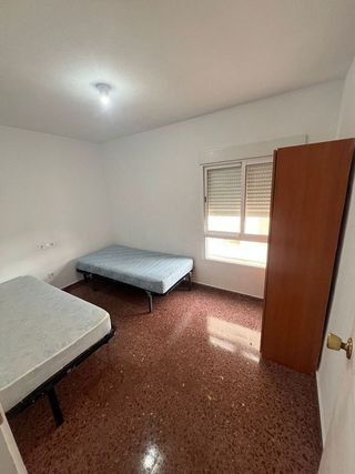 Piso en alquiler en Colores - Entreparques en Sevilla