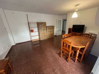 Piso en alquiler en Colores - Entreparques en Sevilla