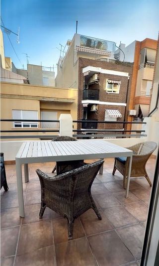 Ático en alquiler en Carolinas Bajas en Alicante