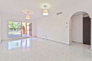 Piso en alquiler en Cabo Pino - Reserva de Marbella en Marbella