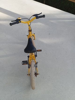 Bicicleta infantil amarilla