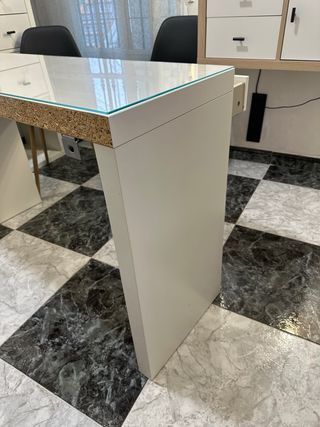 Mesa IKEA MALM blanca y cristal