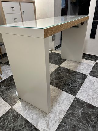 Mesa IKEA MALM blanca y cristal