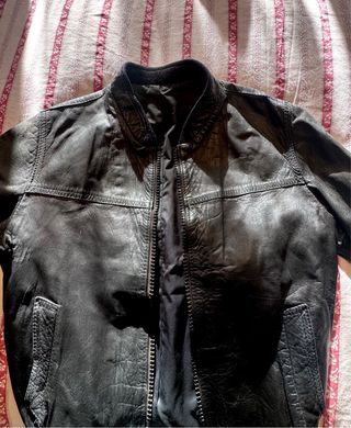 Cazadora bomber cuero negra