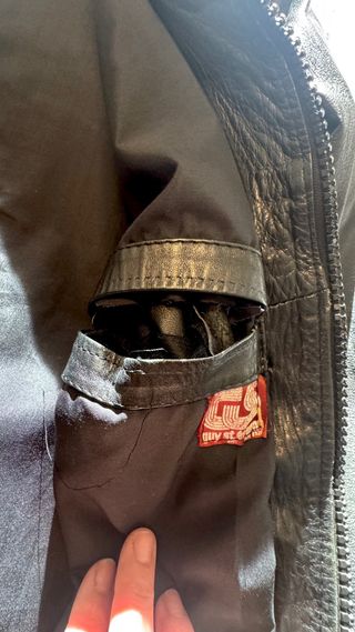 Cazadora bomber cuero negra