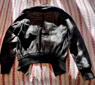 Cazadora bomber cuero negra