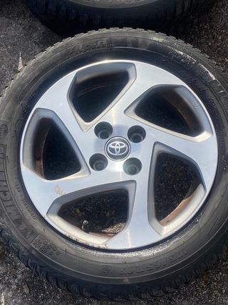 Llantas 15 Toyota Yaris Bitono
