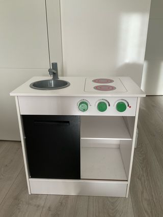 Cocinita de juguete blanca