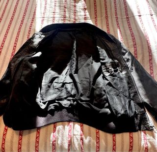 Cazadora bomber piel negra