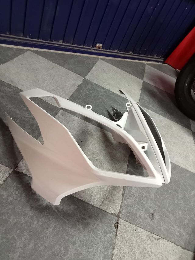 Frontal y Cacha Kymco Super Dink 125 (2011)