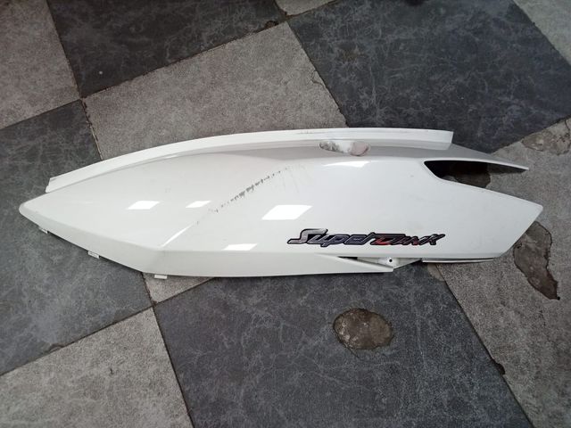 Frontal y Cacha Kymco Super Dink 125 (2011)