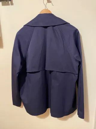 Trench corto azul marino C&A – Talla 36