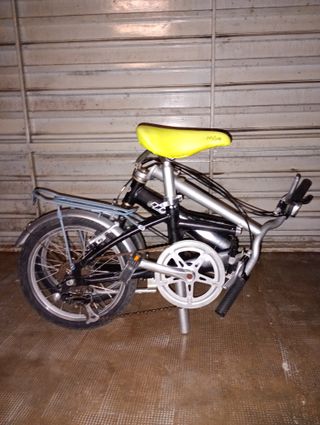 Bicicleta Plegable Negra y Amarilla