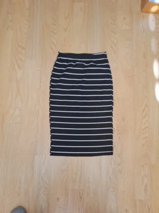 Conjunto falda y top rayas blanco y negro