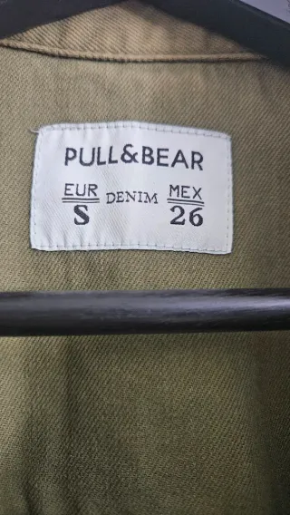 Chaqueta militar verde con parches Talla S