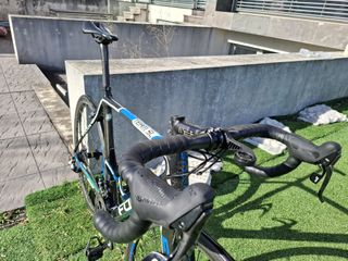 Bicicleta Estrada Focus Izalco Team SL 4.0