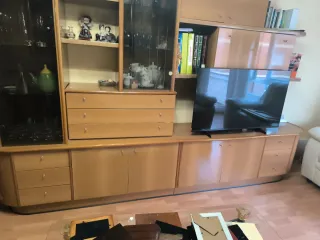 Mueble de salón madera y cristal