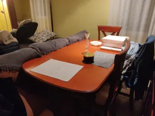 Mesa de comedor clásica con 4 sillas