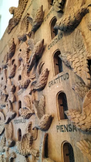 Talla madera iglesia Conciencia Humana