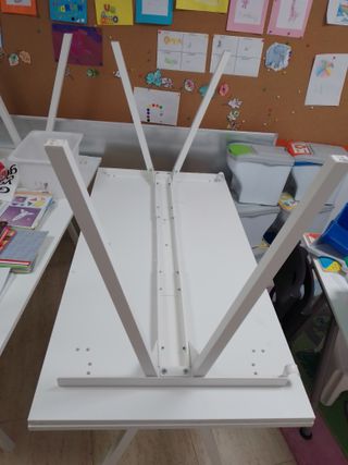Mesa de IKEA TROTTEN blanca