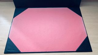 Protector de mesa negro