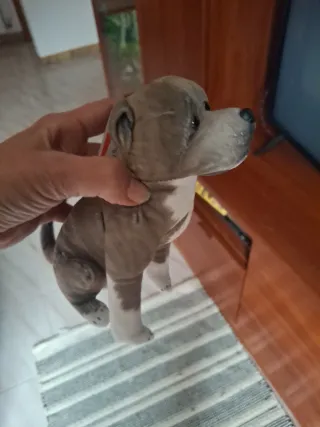 Peluche perro pitbull realista
