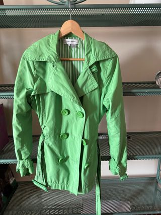 Gabardina corta Zara verde