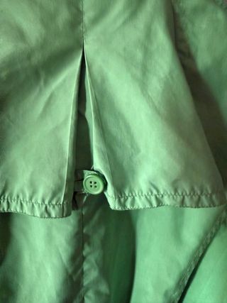 Gabardina corta Zara verde